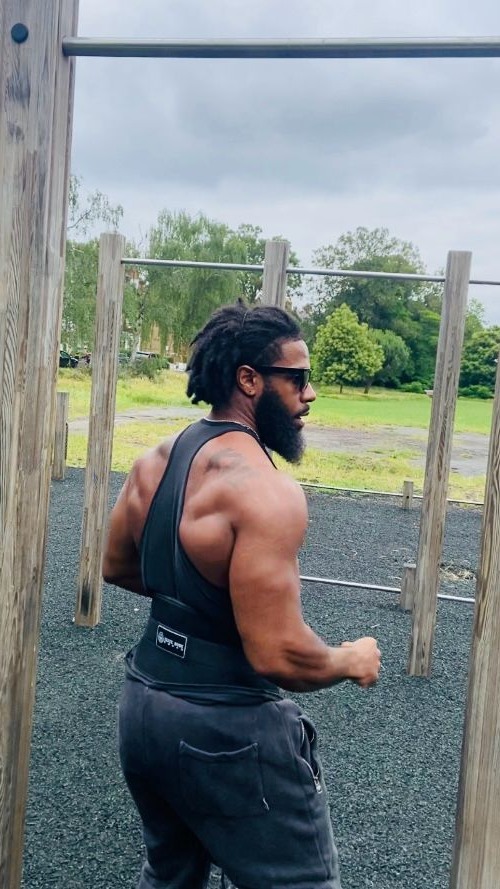 Ryan Compass training strong at a South London calisthenics park